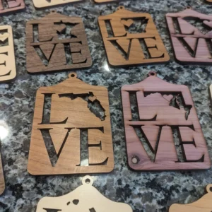 il_fullxfull.5339445730_ptbc-1.webp Handcrafted State Love Ornaments